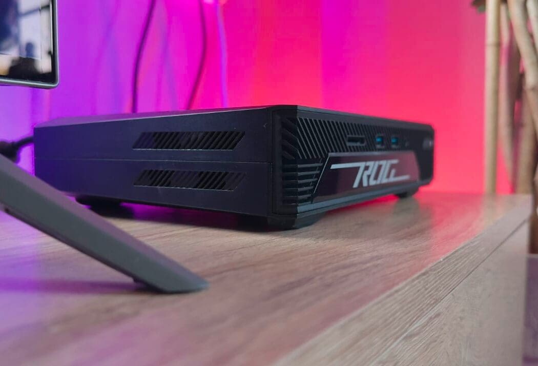 Foto de um computador Asus ROG Nuc 970