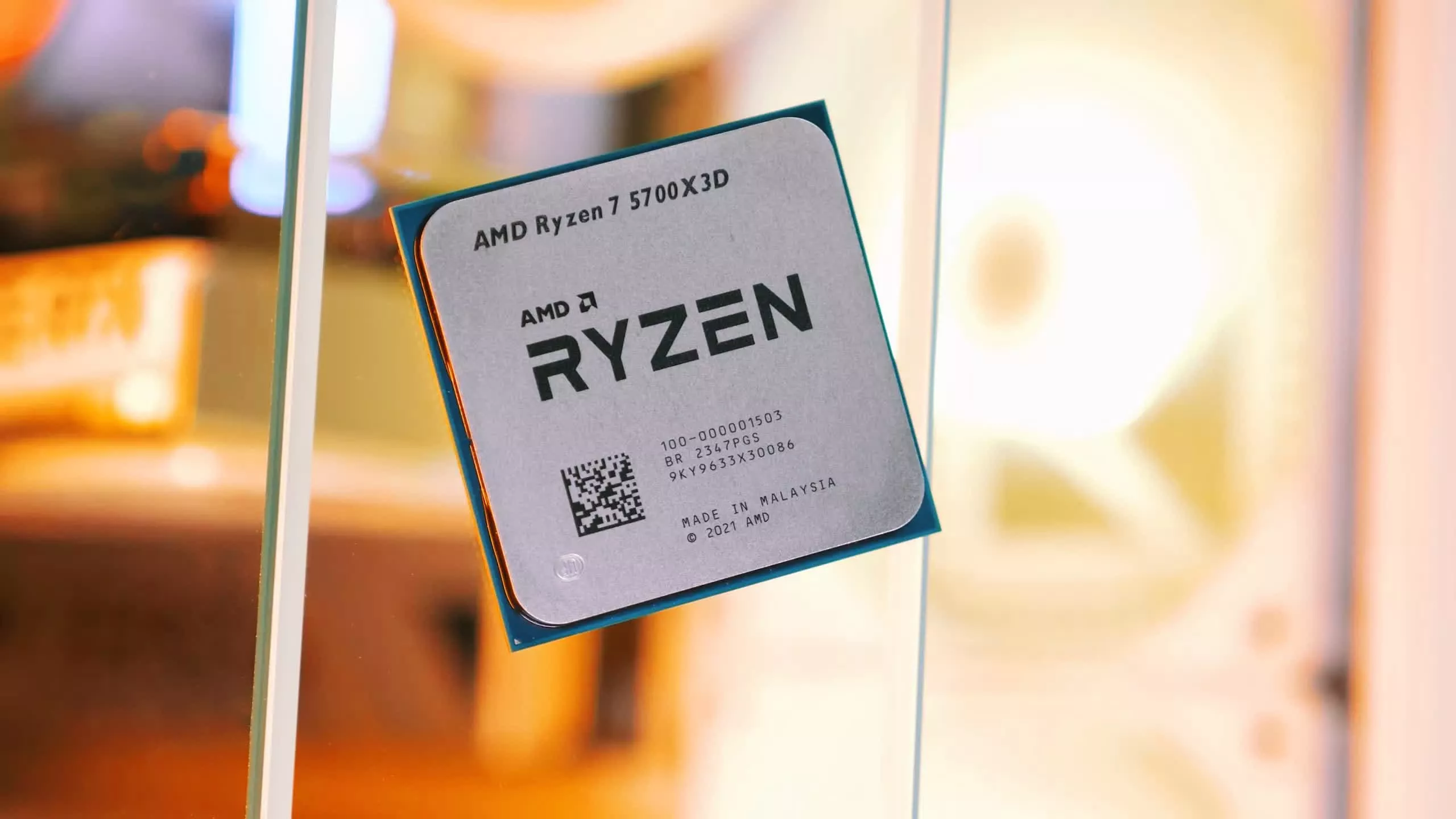 Foto de um Ryzen 7 5700X3D